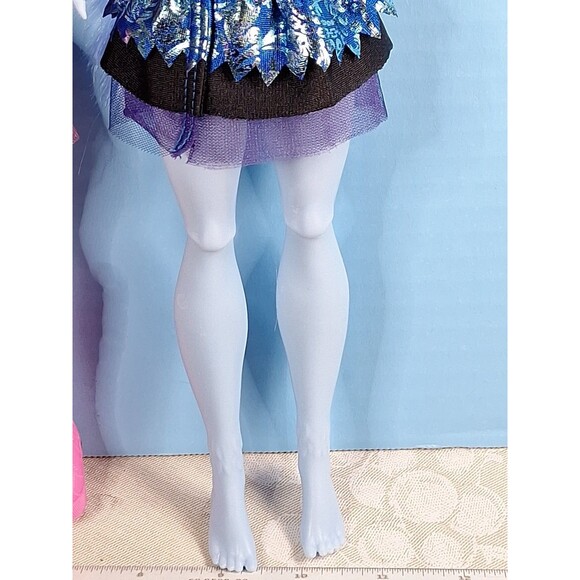 2 Monster High Dolls Draculaura and Abbey Bominable Skulltimate Mattel Toys - Picture 5 of 15